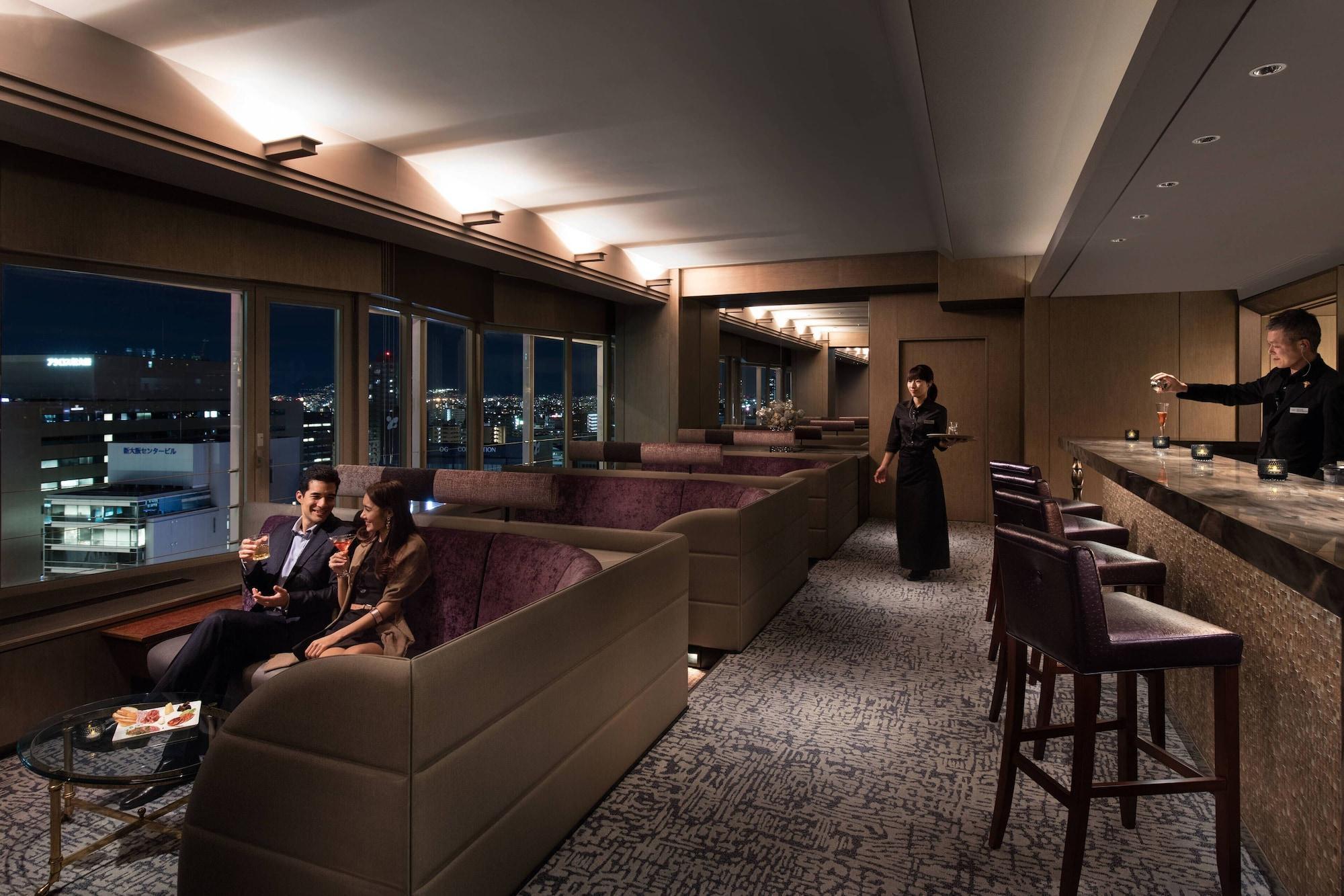 Hotel Courtyard By Marriott Shin-Osaka Station Zewnętrze zdjęcie The Club lounge at Tokyo International Airport