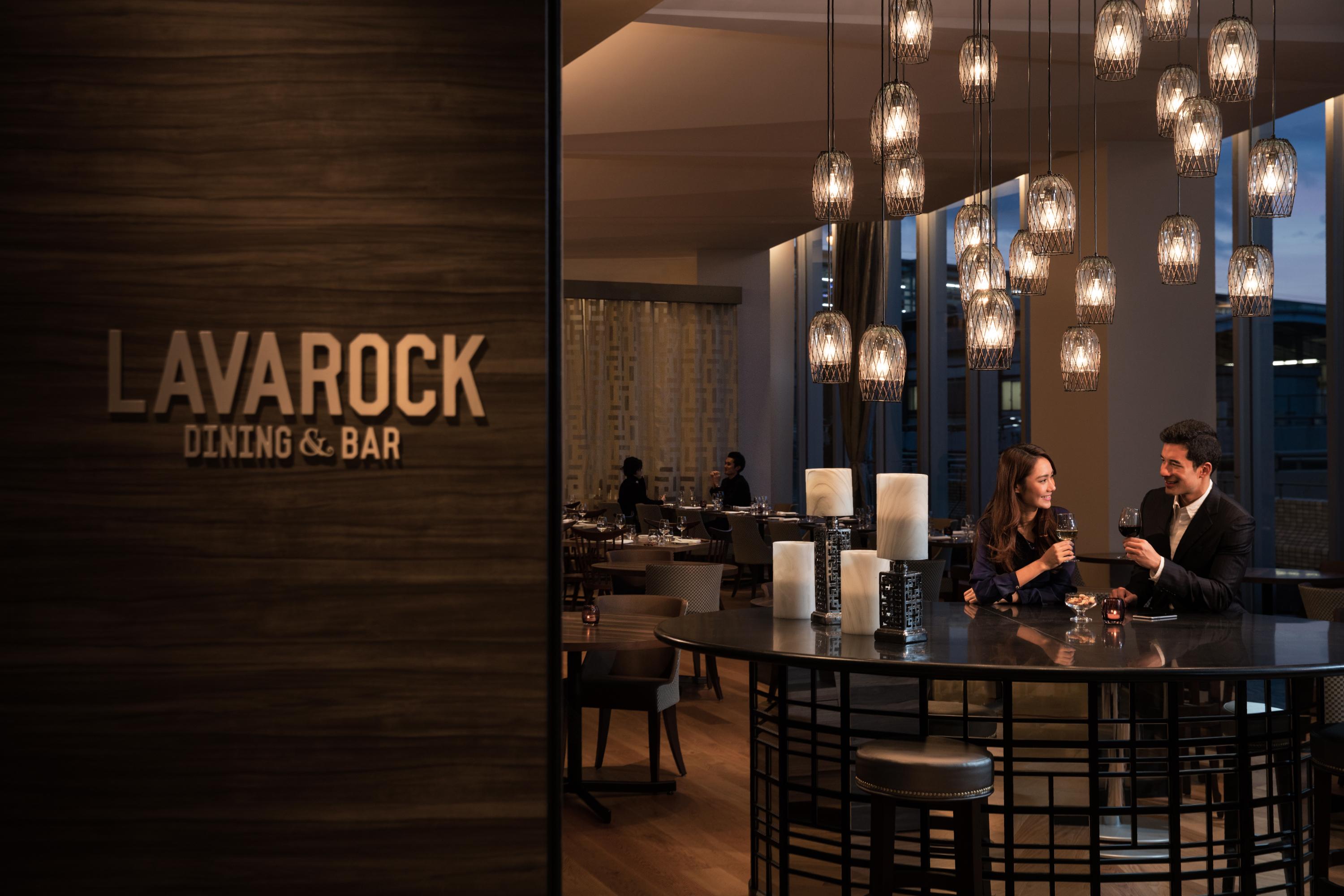 Hotel Courtyard By Marriott Shin-Osaka Station Zewnętrze zdjęcie Lava Rock