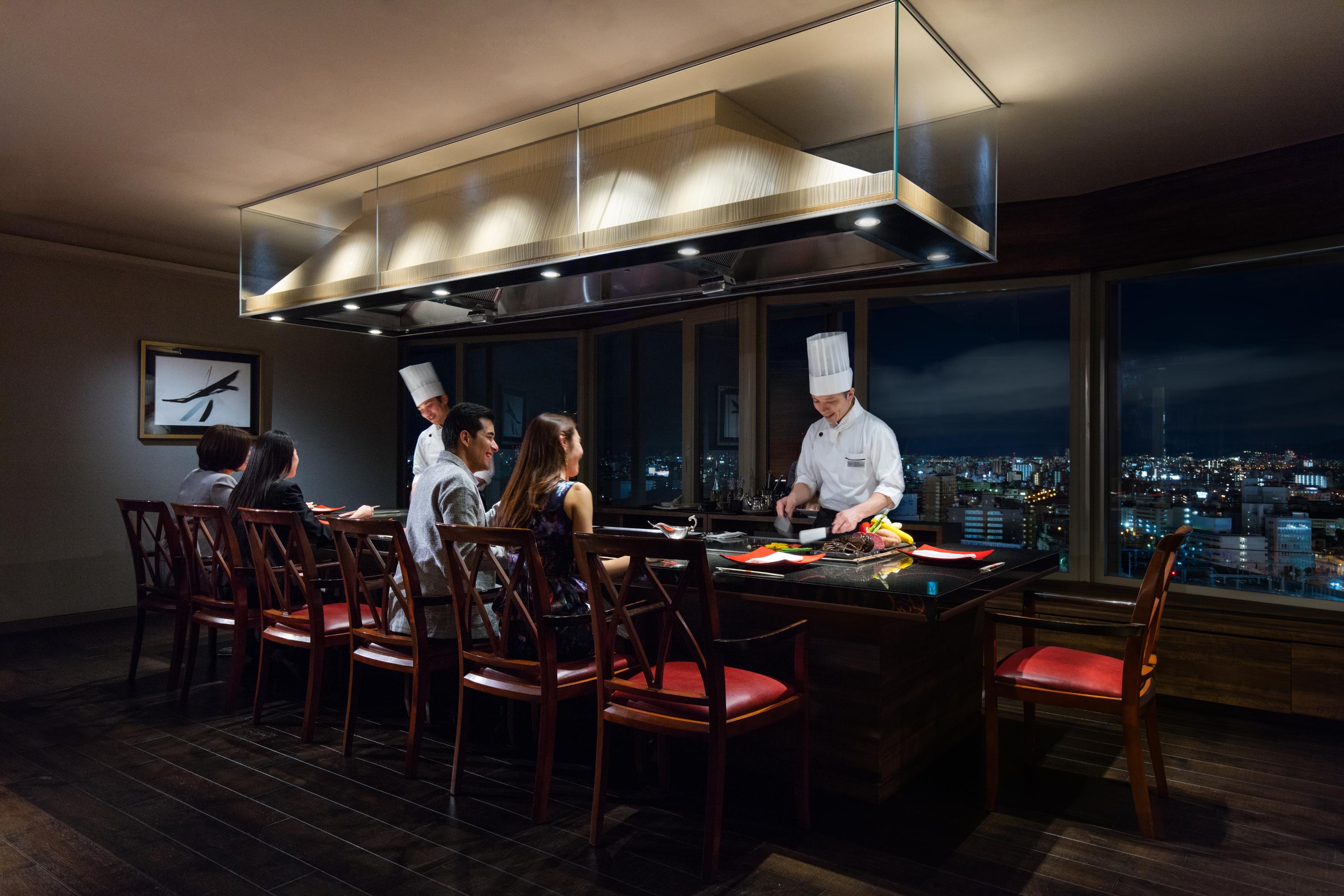 Hotel Courtyard By Marriott Shin-Osaka Station Zewnętrze zdjęcie A private chef's table at the Mandarin Oriental Tokyo