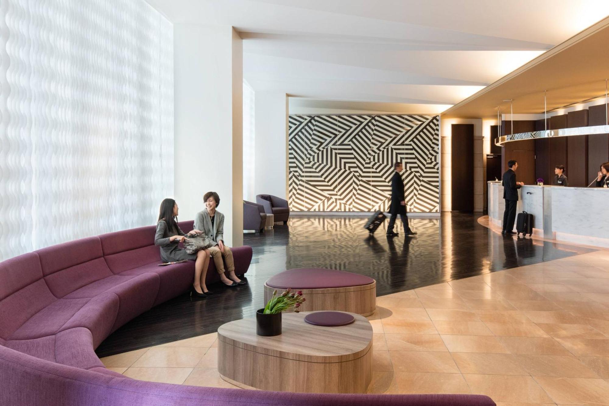 Hotel Courtyard By Marriott Shin-Osaka Station Zewnętrze zdjęcie The lobby of the hotel