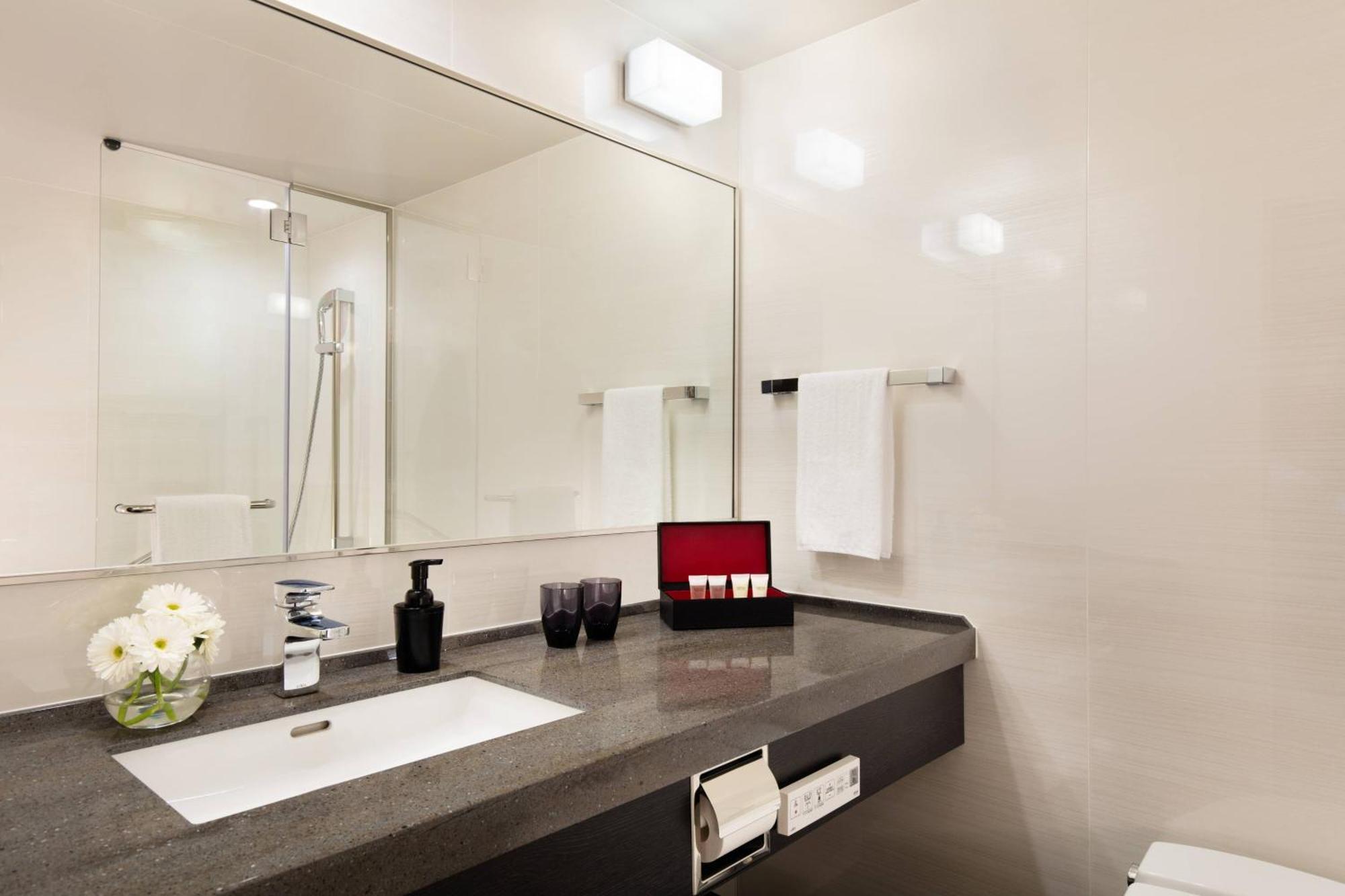 Hotel Courtyard By Marriott Shin-Osaka Station Zewnętrze zdjęcie Bathroom
